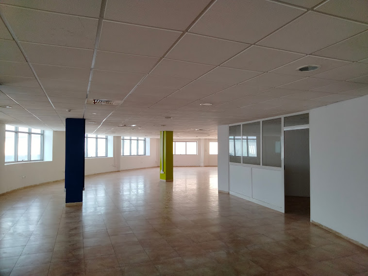 La Soukra Charguia 2 Bureaux & Commerces Bureau Super bureau en open space 1543 m2  charguia 2