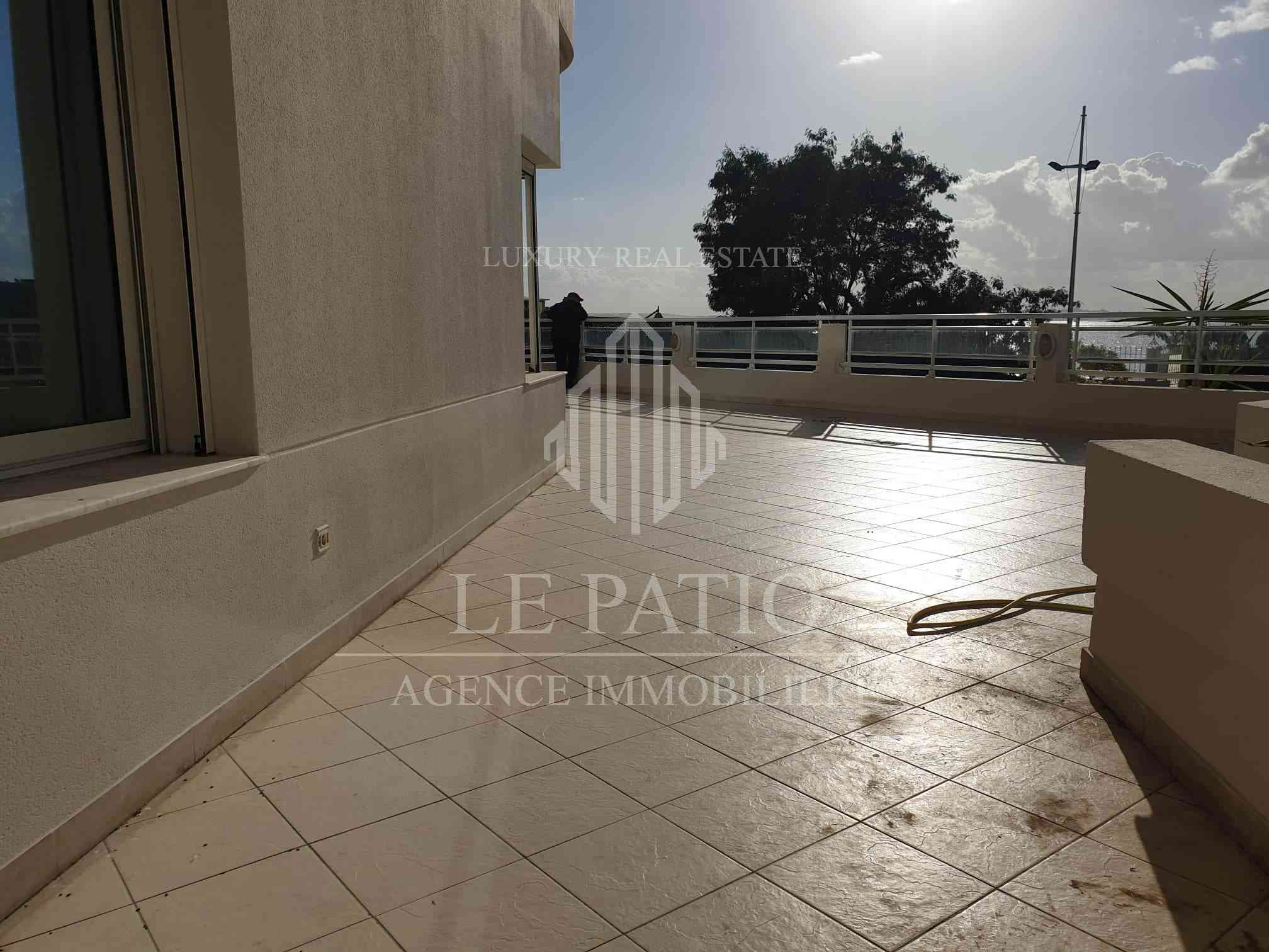 La Marsa Berge Du Lac Location Appart. 5 pices+ Appartement avec  terrasse