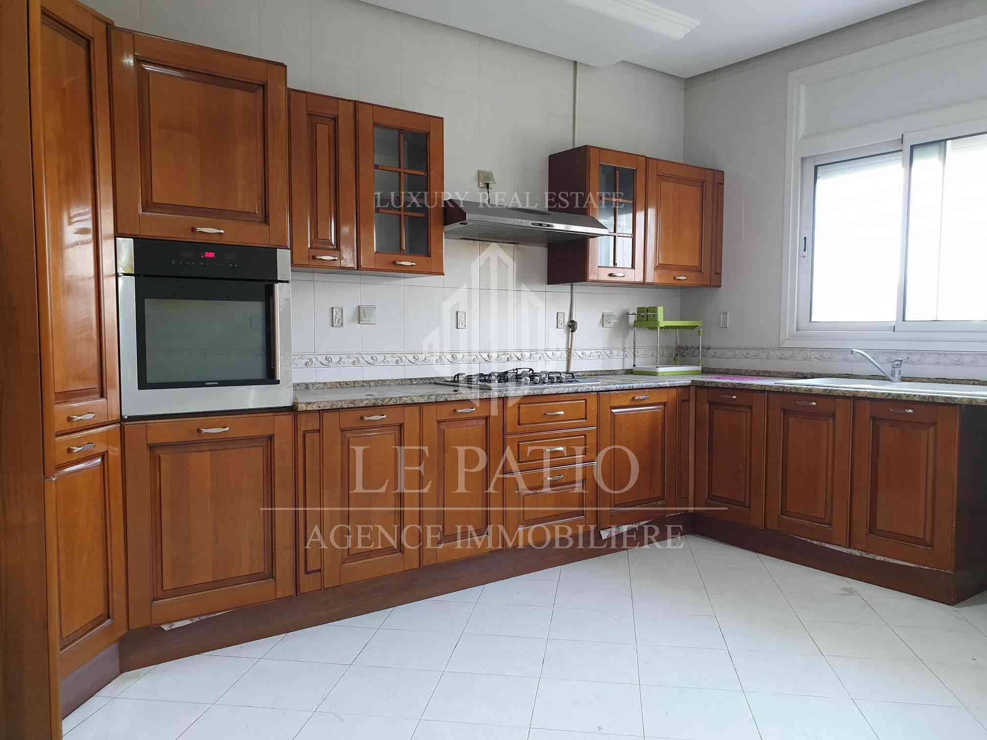 La Marsa Berge Du Lac Location Appart. 5 pices+ Appartement avec  terrasse