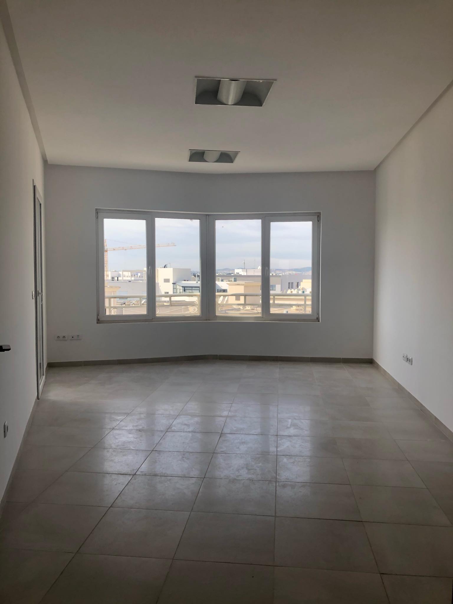 La Marsa&nbsp;Berge Du Lac&nbsp;Location&nbsp;Appart. 3 pi�ces&nbsp;Bureau h3 au lac 2