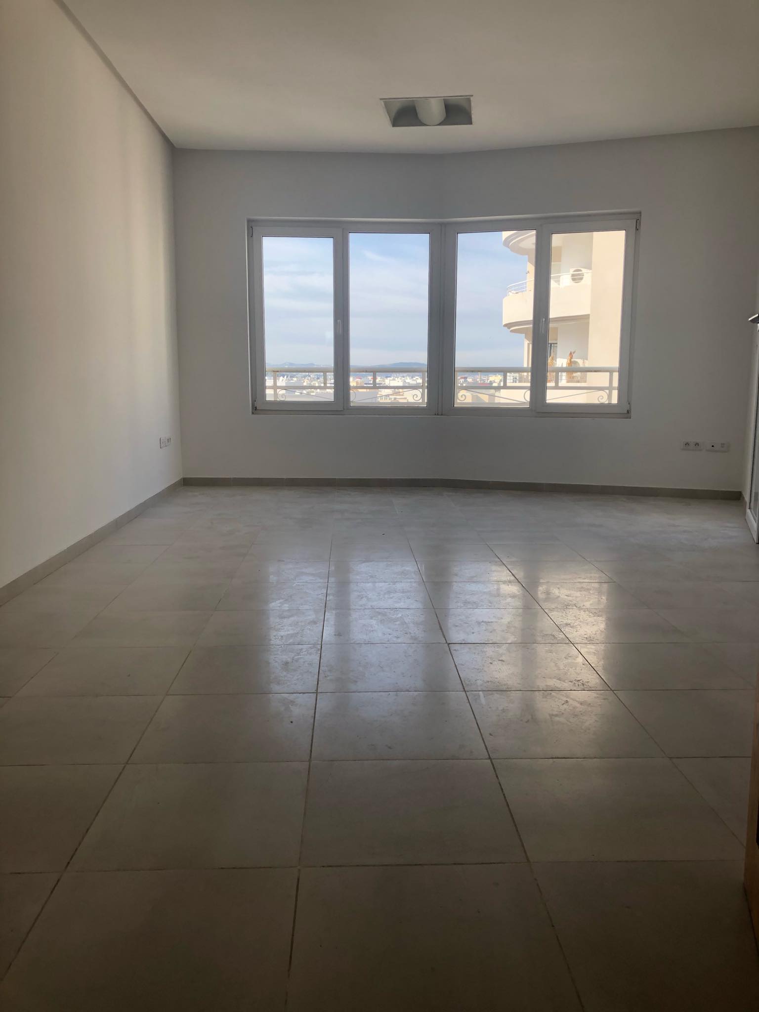 La Marsa&nbsp;Berge Du Lac&nbsp;Location&nbsp;Appart. 3 pi�ces&nbsp;Bureau h3 au lac 2