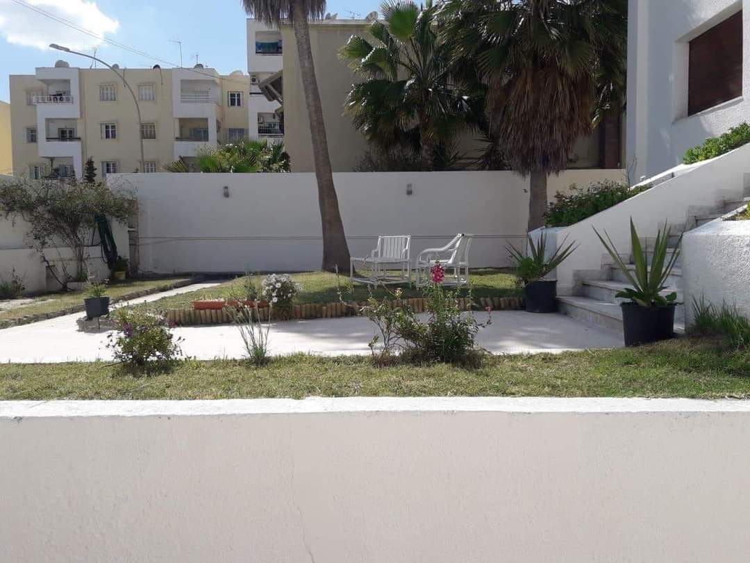 Ariana Ville El Menzah 7 Vente Maisons Villa avec un jardin et une piscine au menzah 7