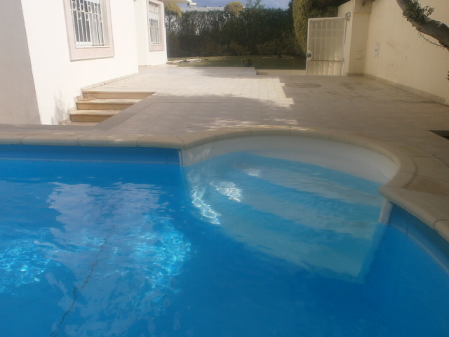 La Marsa Gammart Location Appart. 5 pices+ Villa avec jardin piscine