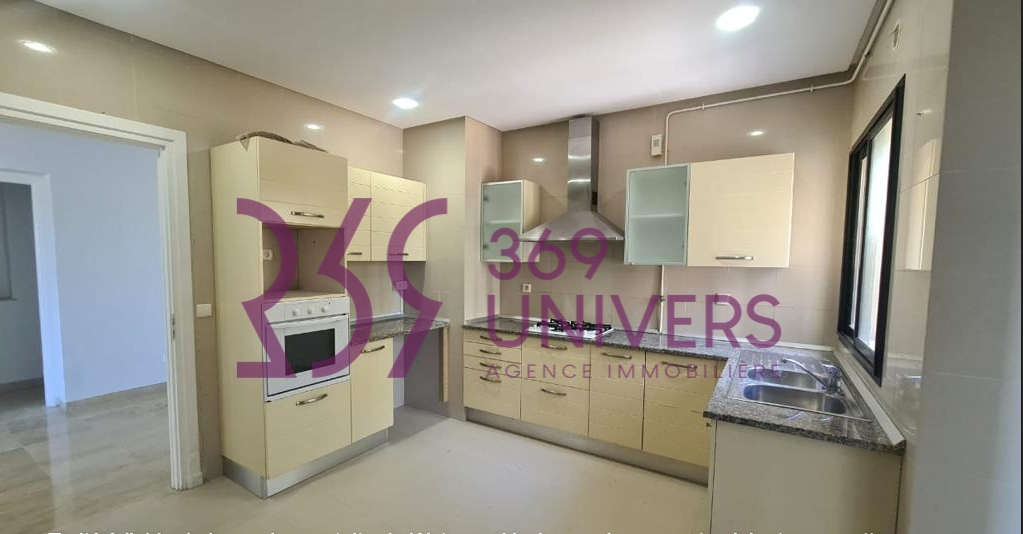 La Marsa Gammart Location Maisons Villa s3 avec piscine a gammarth ref rh011