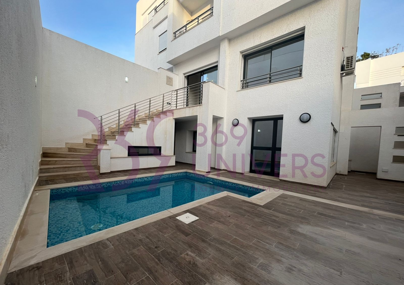 La Marsa Gammart Location Maisons Triplex s4 avec piscine a gammarth ref rd003