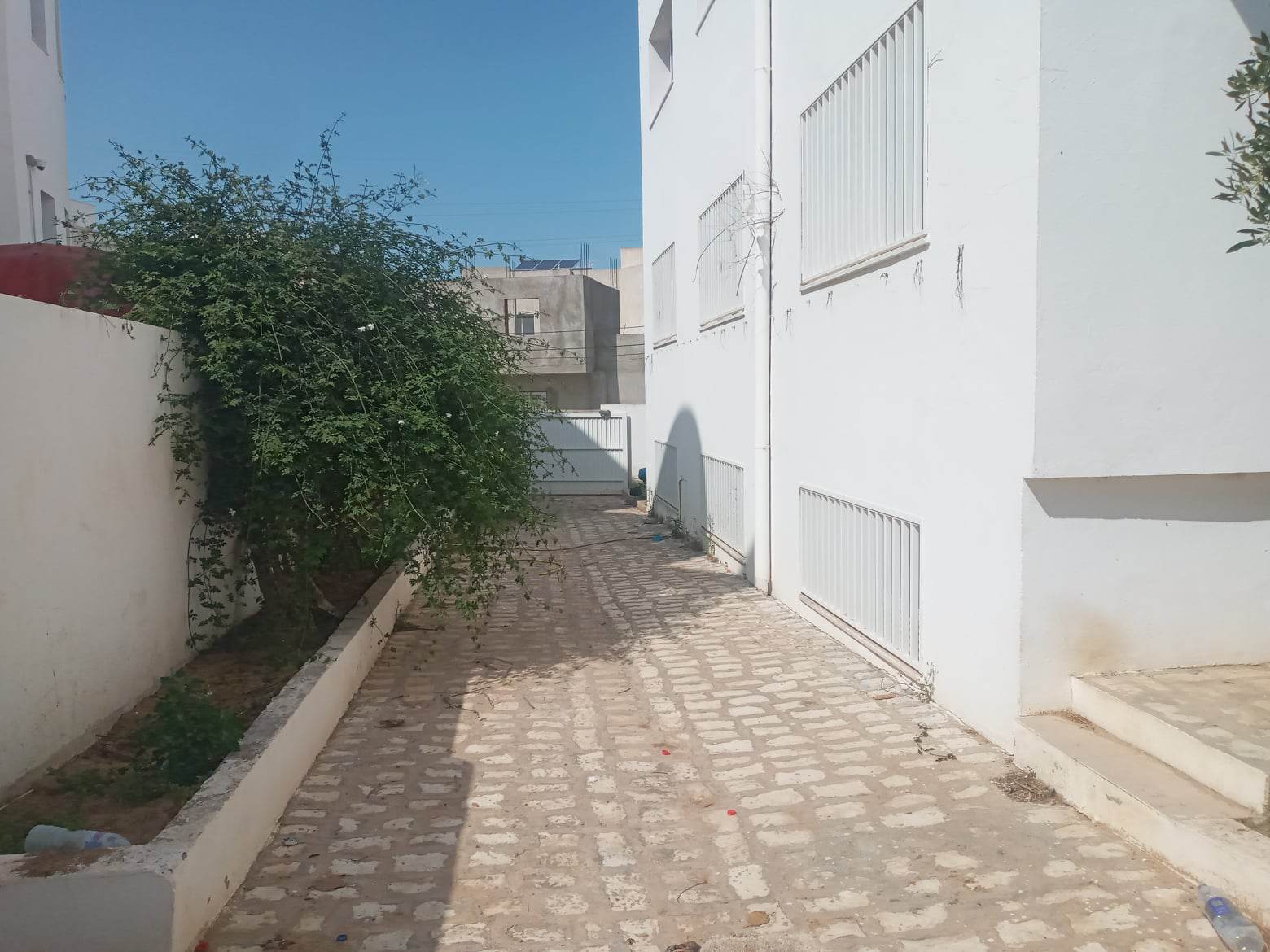 La Soukra Chotrana 1 Location Surfaces Ecole ou bureau zone ple technologique