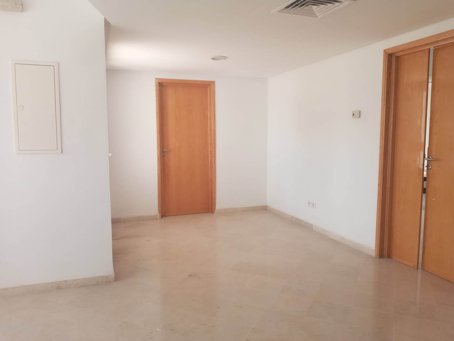 La Soukra Chotrana 1 Location Surfaces Ecole ou bureau zone ple technologique