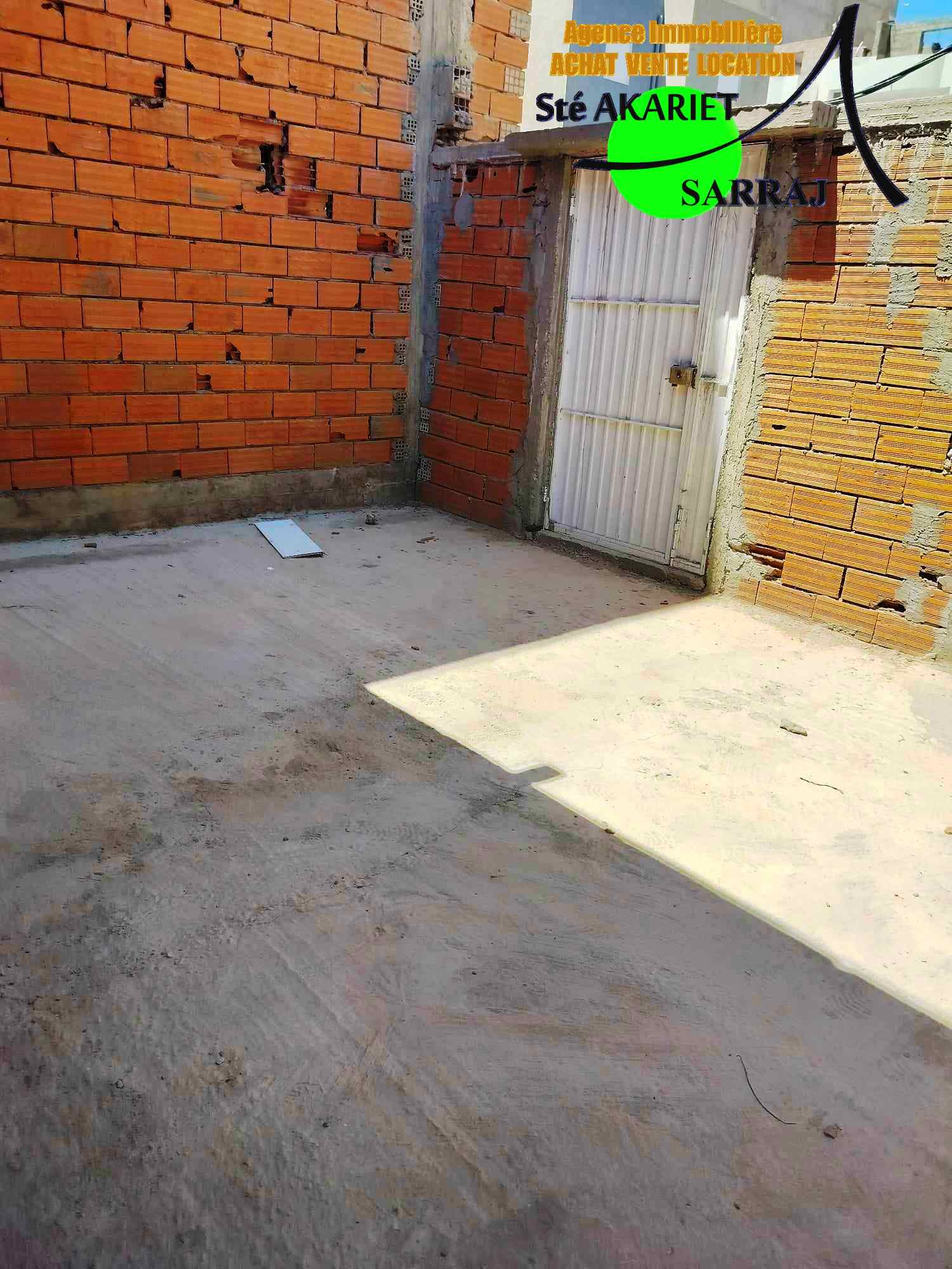 Akouda Chatt Meriem Vente Maisons Maison inachev  400mtre de la plage tantana