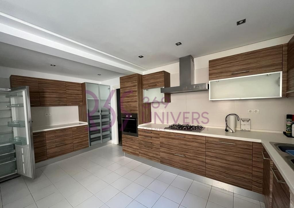 La Marsa Gammart Location Appart. 5 pices+ Appartement avec piscine  gammarth ref ra051