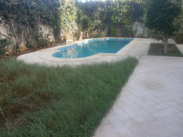 La Marsa Gammart Location Appart. 4 pices Maison quartier residenciel avec piscine jardin