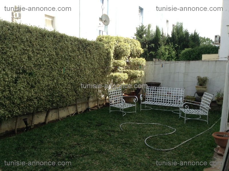 La Marsa El Aouina Location Appart. 3 pices Appt meubl avec un jardin