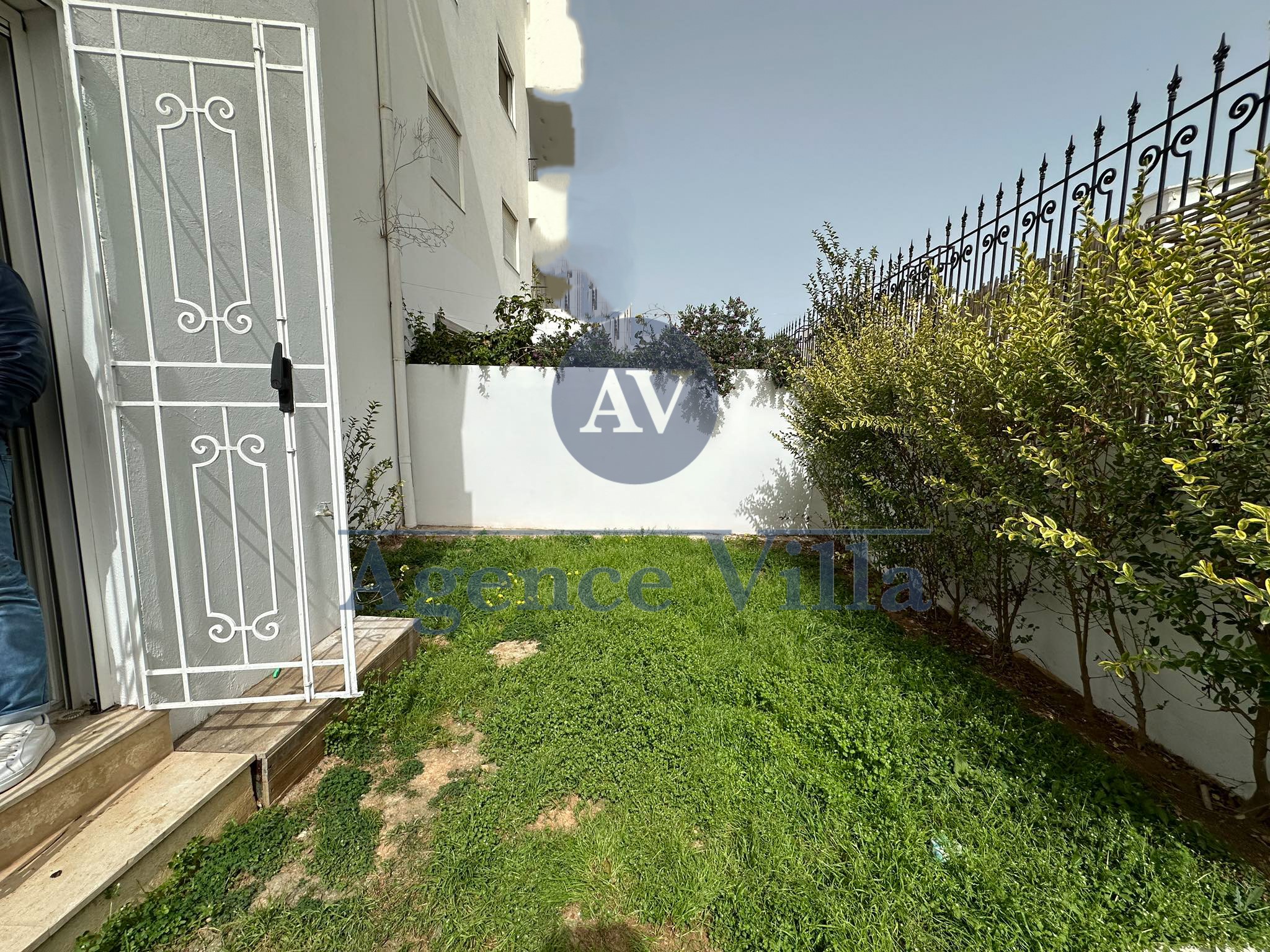 La Marsa Cite El Moez Location Appart. 4 pices Appartement s3 avec jardin