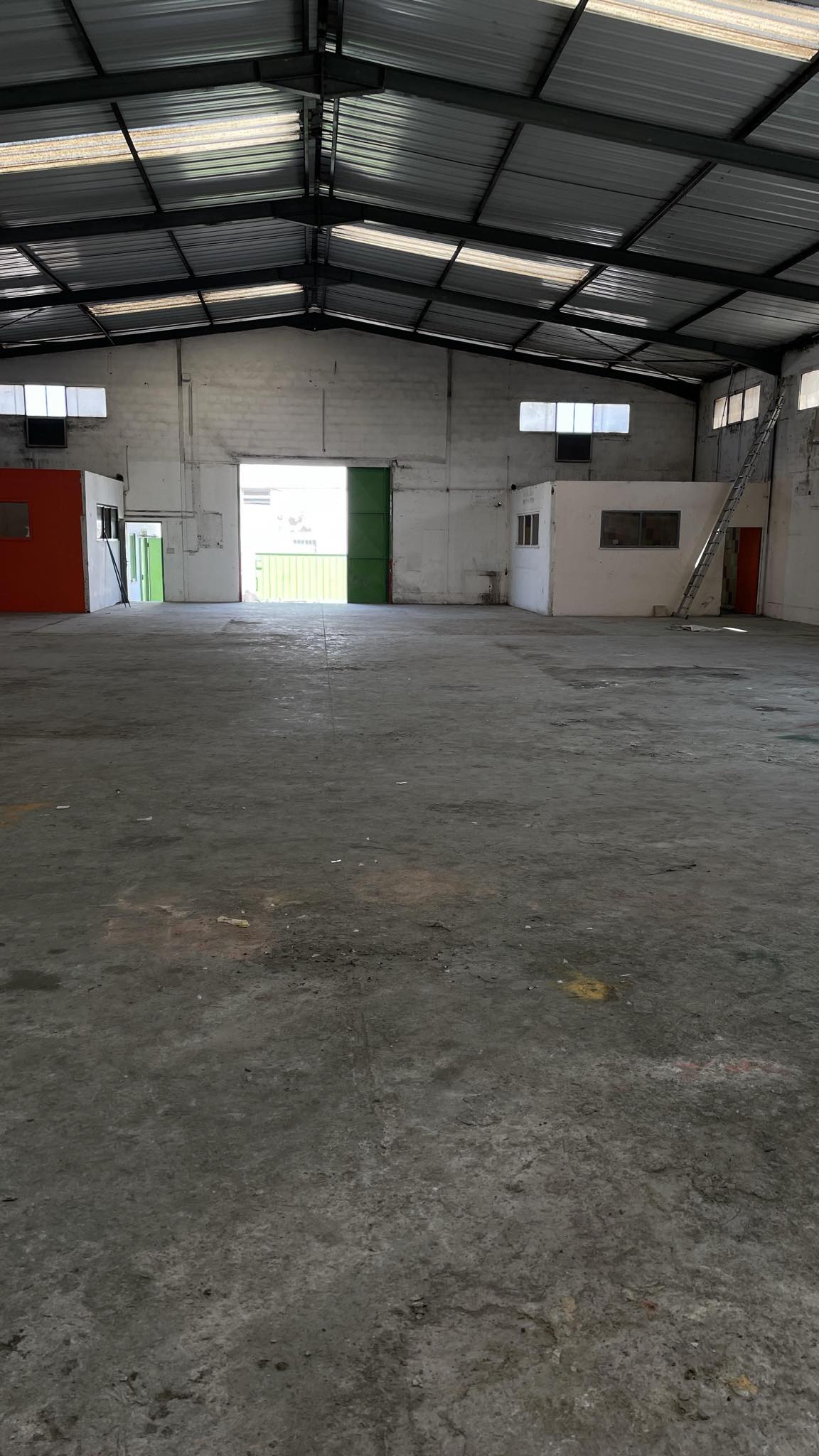 Ben Arous Ben Arous Sud Location Surfaces Tun sud 1000 m2 depot l240304