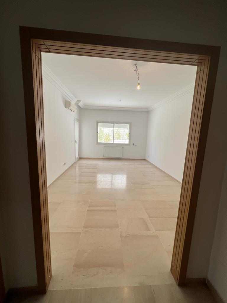 La Soukra La Soukra Vente Appart. 4 pices Appartement splus3  haut standing au rdc la soukra