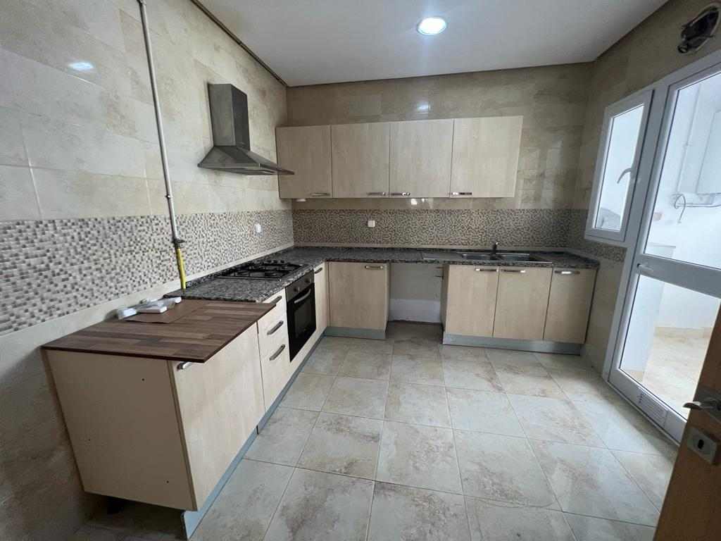 La Soukra La Soukra Vente Appart. 4 pices Appartement splus3  haut standing au rdc la soukra