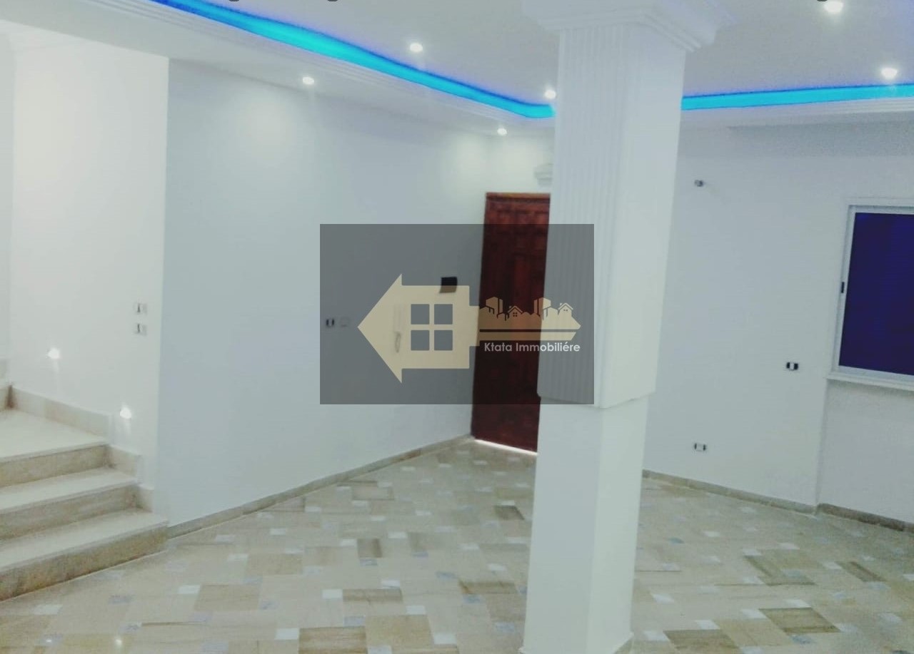 Ain Zaghouan Ain Zaghouan Vente Duplex Ain zaghouen sud vnt triplex