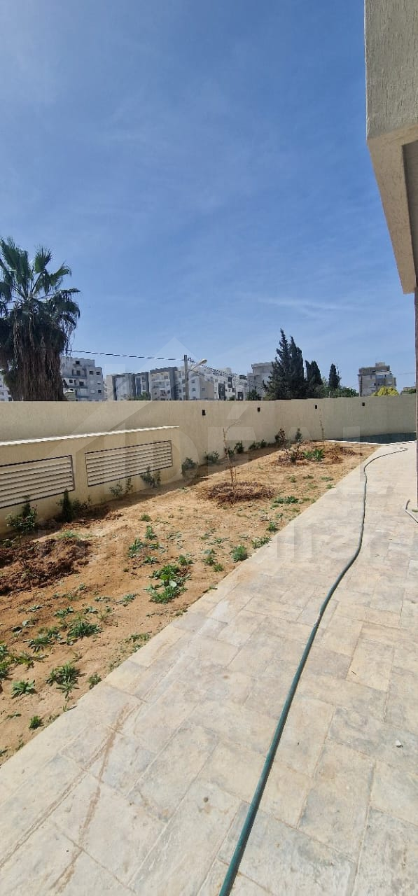 La Soukra La Soukra Vente Appart. 4 pices Av appt s3 avec piscine la nouvelle soukra