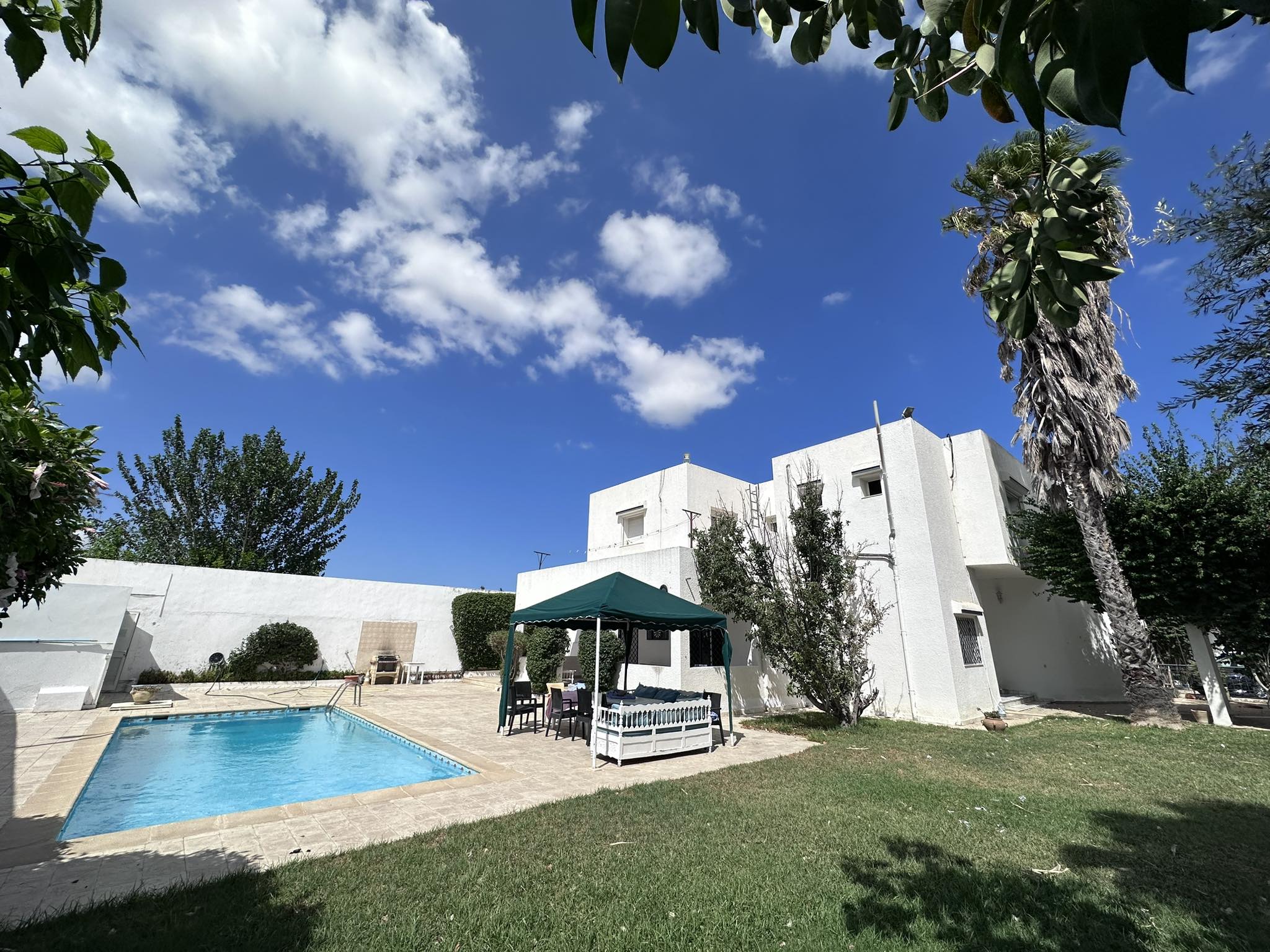 La Soukra La Soukra Vente Maisons Villa s6 avec jardin et piscine  la soukra