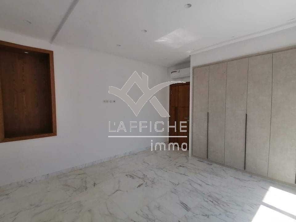 La Marsa Cite El Mhiri Location Appart. 5 pices+ Magnifique penthouse  la marsa ref1868