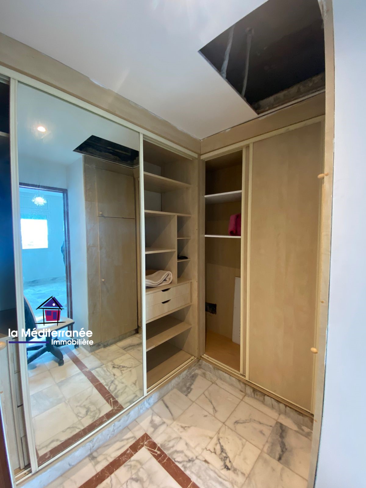 La Marsa Berge Du Lac Location Duplex Villa se situe dans un quartier calme