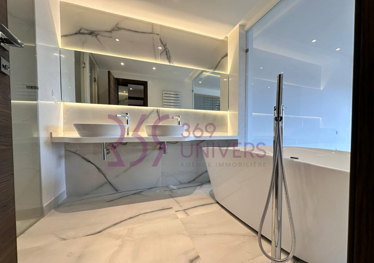 La Marsa Gammart Location Appart. 3 pices Penthouse avec vue sur mer  gammarth ref ra045