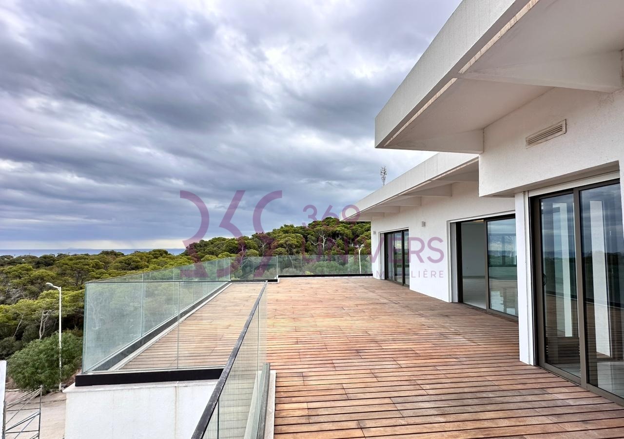 La Marsa Gammart Location Appart. 3 pices Penthouse avec vue sur mer  gammarth ref ra045
