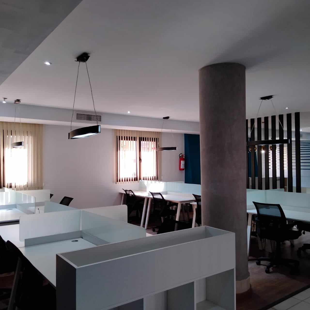 La Marsa Berge Du Lac Bureaux & Commerces Bureau Super bureau en open space plus 2 pices au lac 1