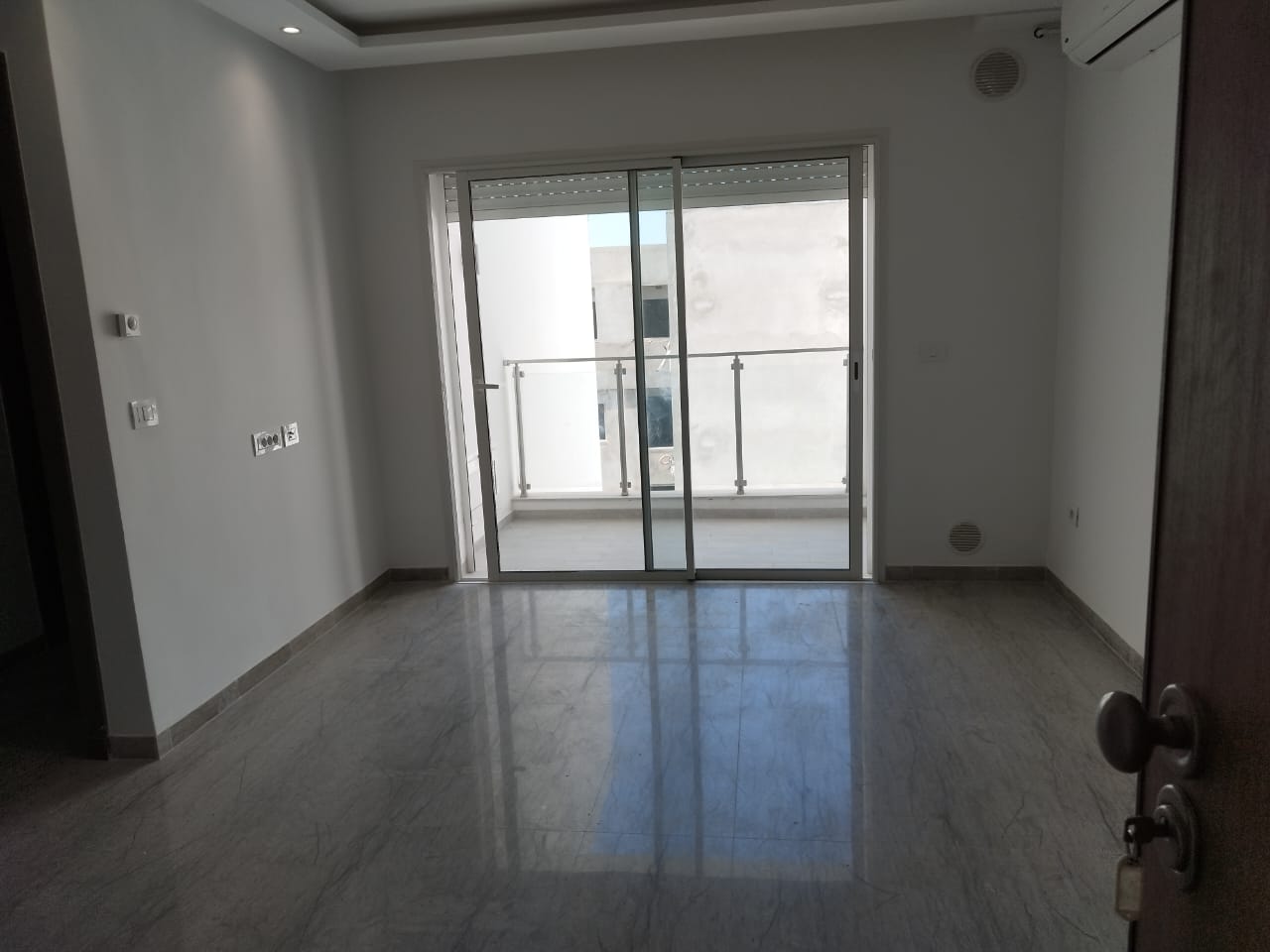 La Soukra La Soukra Location Appart. 1 pice S1  la nouvelle soukra