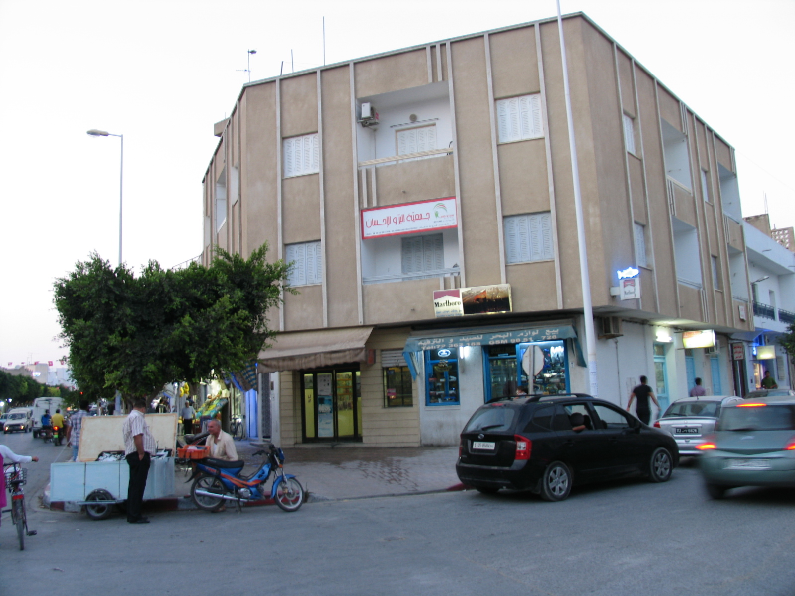 Dar Chaabane Elfehri Dar Chaabane Elfehri Location Appart. 3 pices Bureau spacieux