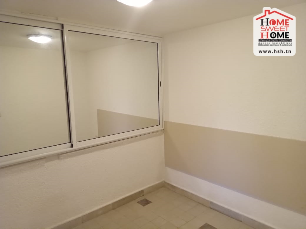 La Marsa Marsa Ennassim Location Appart. 1 pice Studio amand  la marsa corniche