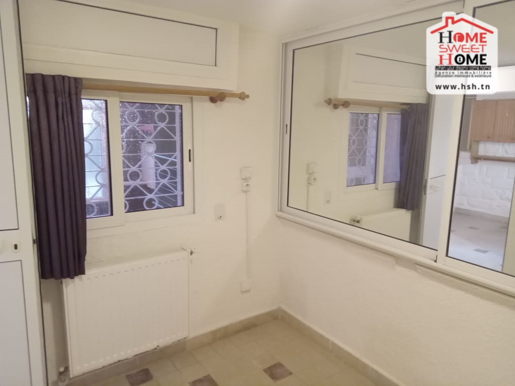 La Marsa Marsa Ennassim Location Appart. 1 pice Studio amand  la marsa corniche