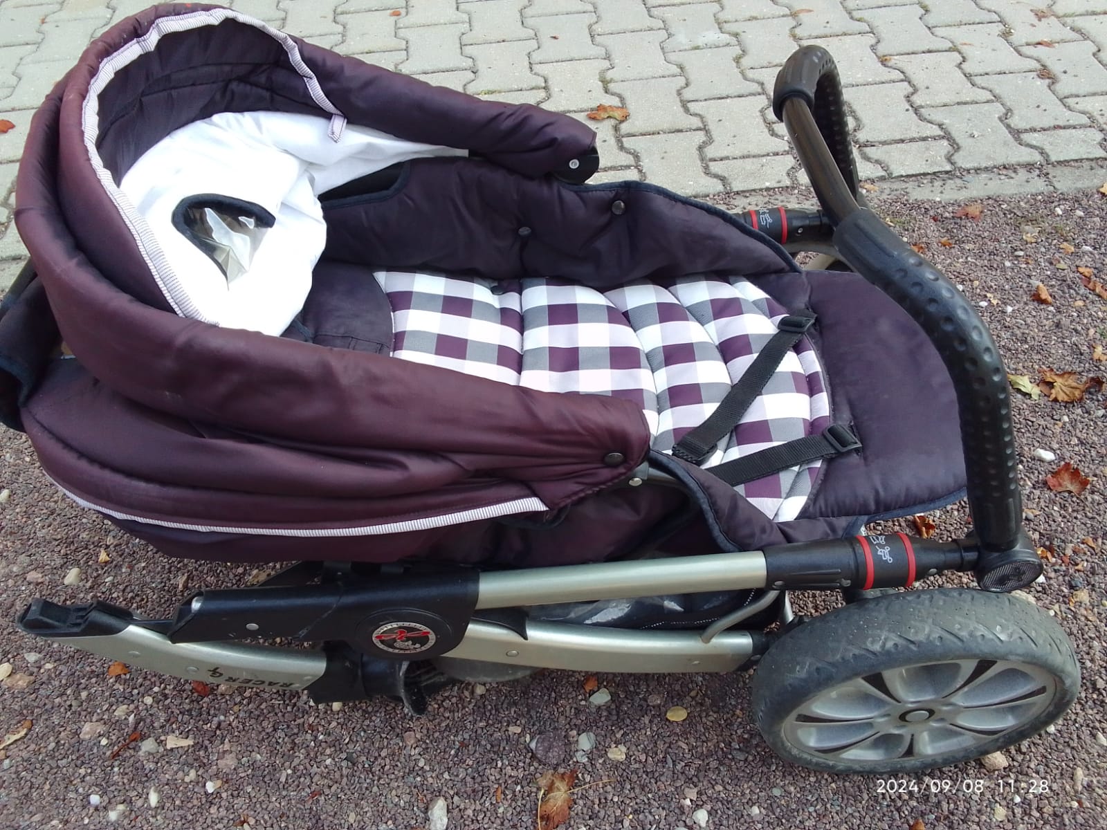 Ref 3343658 Bonnes Affaires et Bebe Puericulture Autres Poussette bebe hartan a Ezzahra www.tunisie annonce