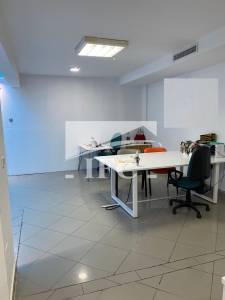 Bab Bhar Bab Bhar Location Appart. 1 pice Bureau meubl   70mtunis