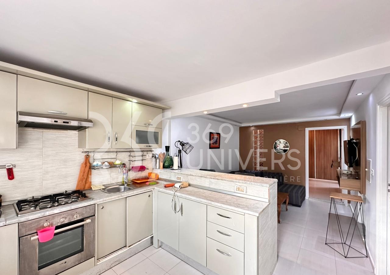La Marsa Marsa Ennassim Location Appart. 1 pice Studio meubl avec terrasse  la marsa ref ra095
