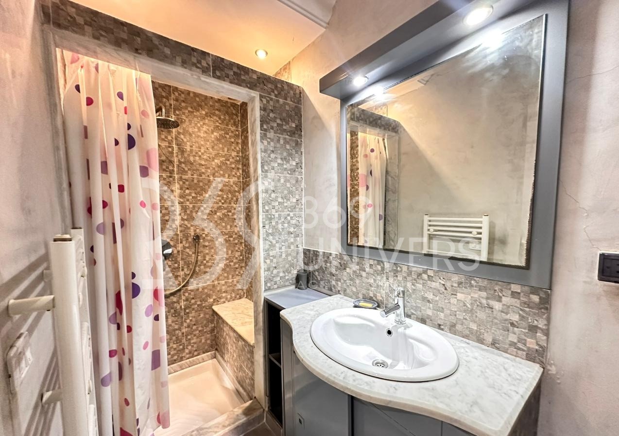 La Marsa Marsa Ennassim Location Appart. 1 pice Studio meubl avec terrasse  la marsa ref ra095