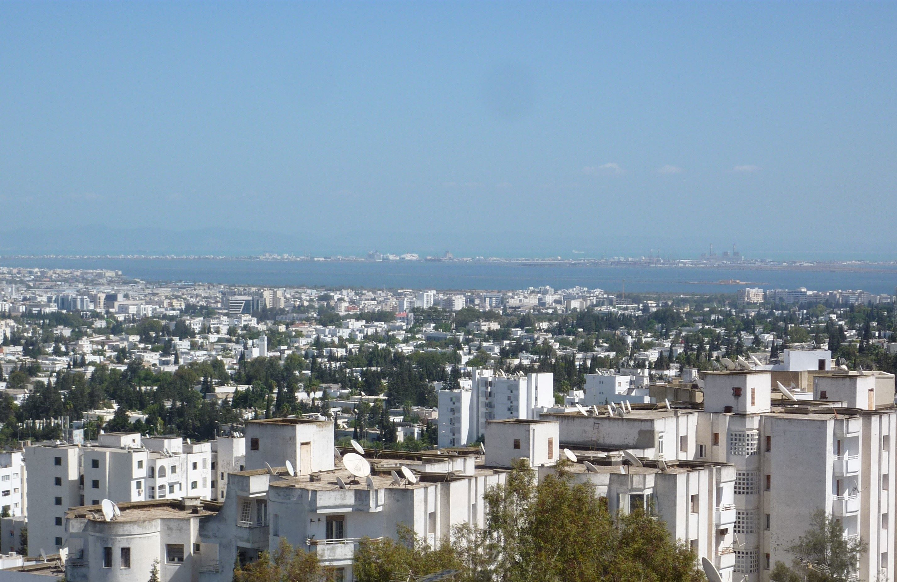El Menzah El Manar 1 Vente Appart. 5 pices+ Duplex gde terrasse et vue  al manar 1