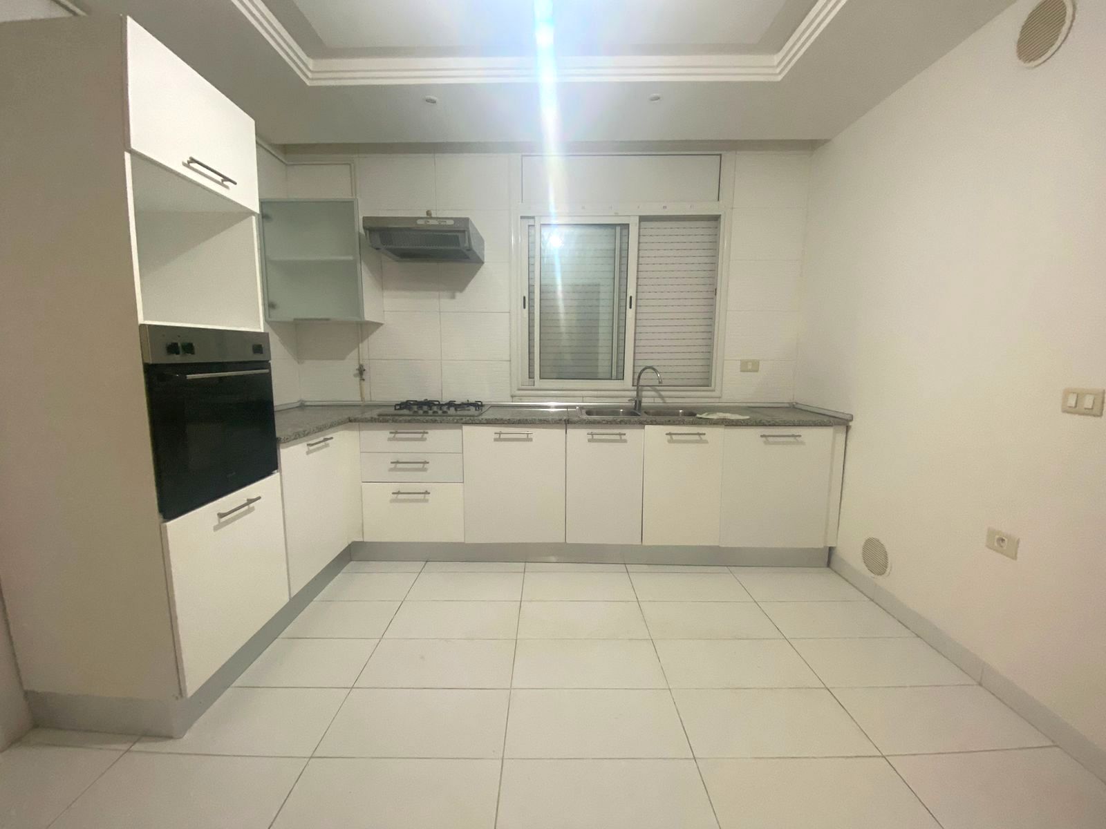 Ain Zaghouan Jardins de Carthage Location Appart. 3 pices Appartement s3 rdc aux jardins de carthage
