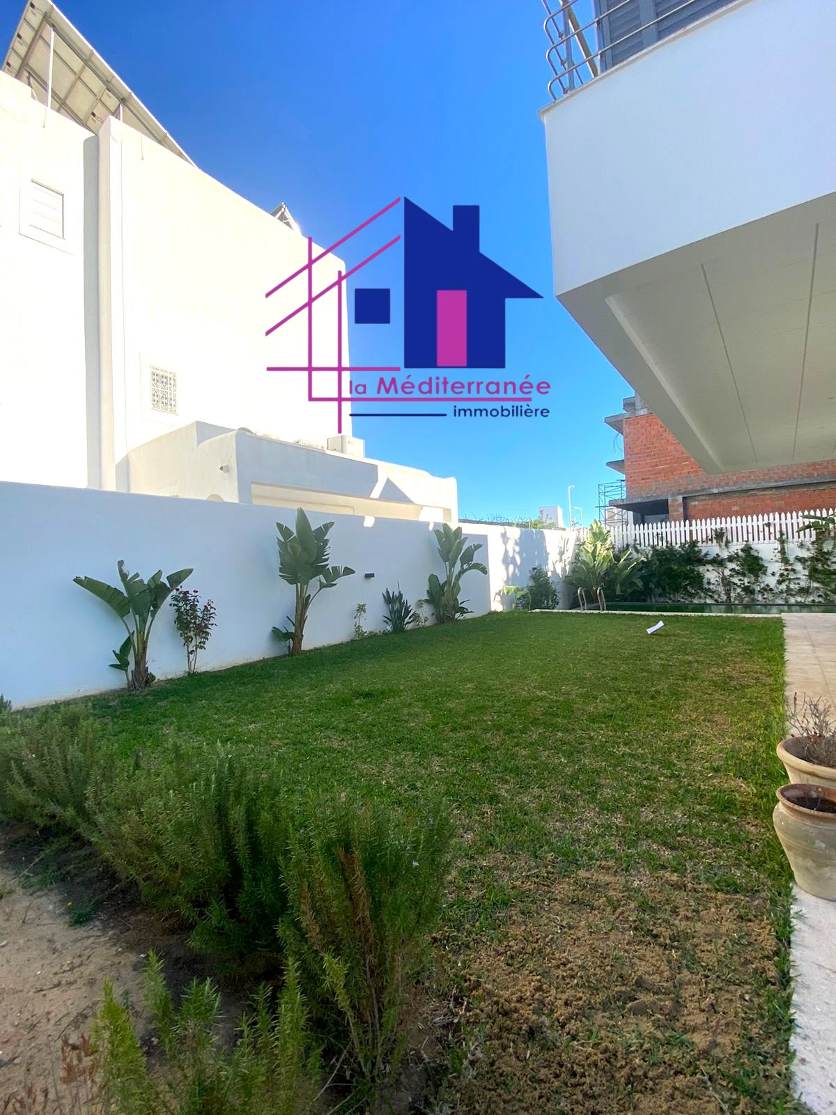 Ain Zaghouan Jardins de Carthage Vente Appart. 5 pices+ Villa s5 avec piscine aux jardins de carthage