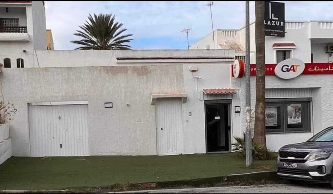 El Menzah El Menzah 9 Vente Maisons Villa sur avenue principale a menzah 9