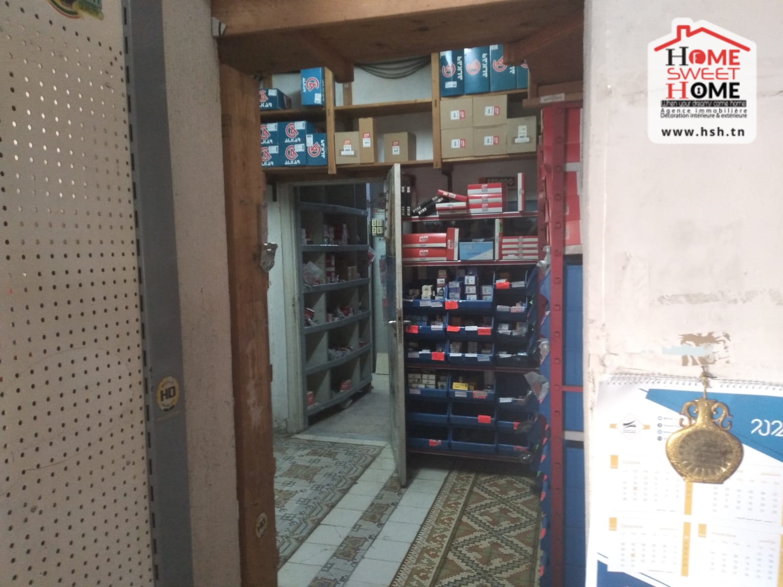 Bab Bhar Bab Bhar Bureaux & Commerces Surfaces Local storella  tunis
