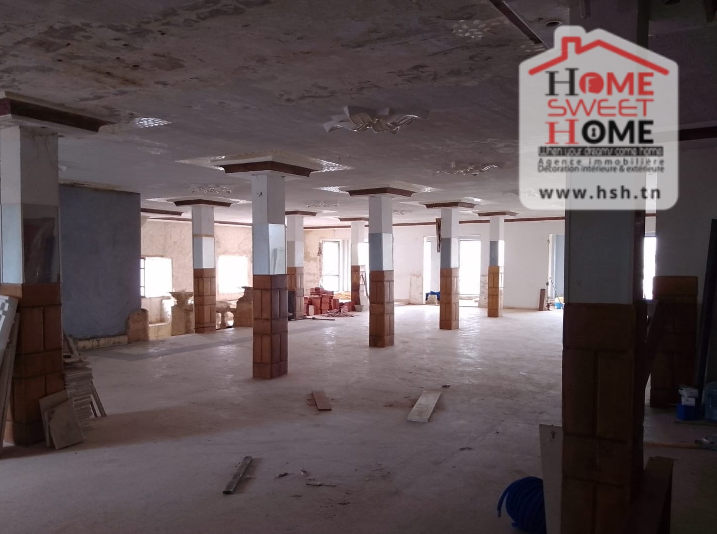 Ain Zaghouan Ain Zaghouan Bureaux & Commerces Surfaces Local commercial ayna  ain zaghouan