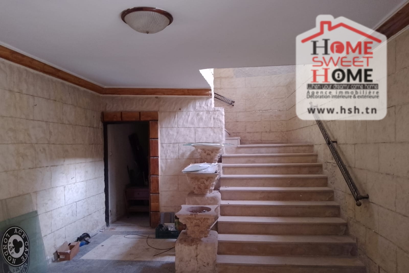 Ain Zaghouan Ain Zaghouan Bureaux & Commerces Surfaces Local commercial ayna  ain zaghouan