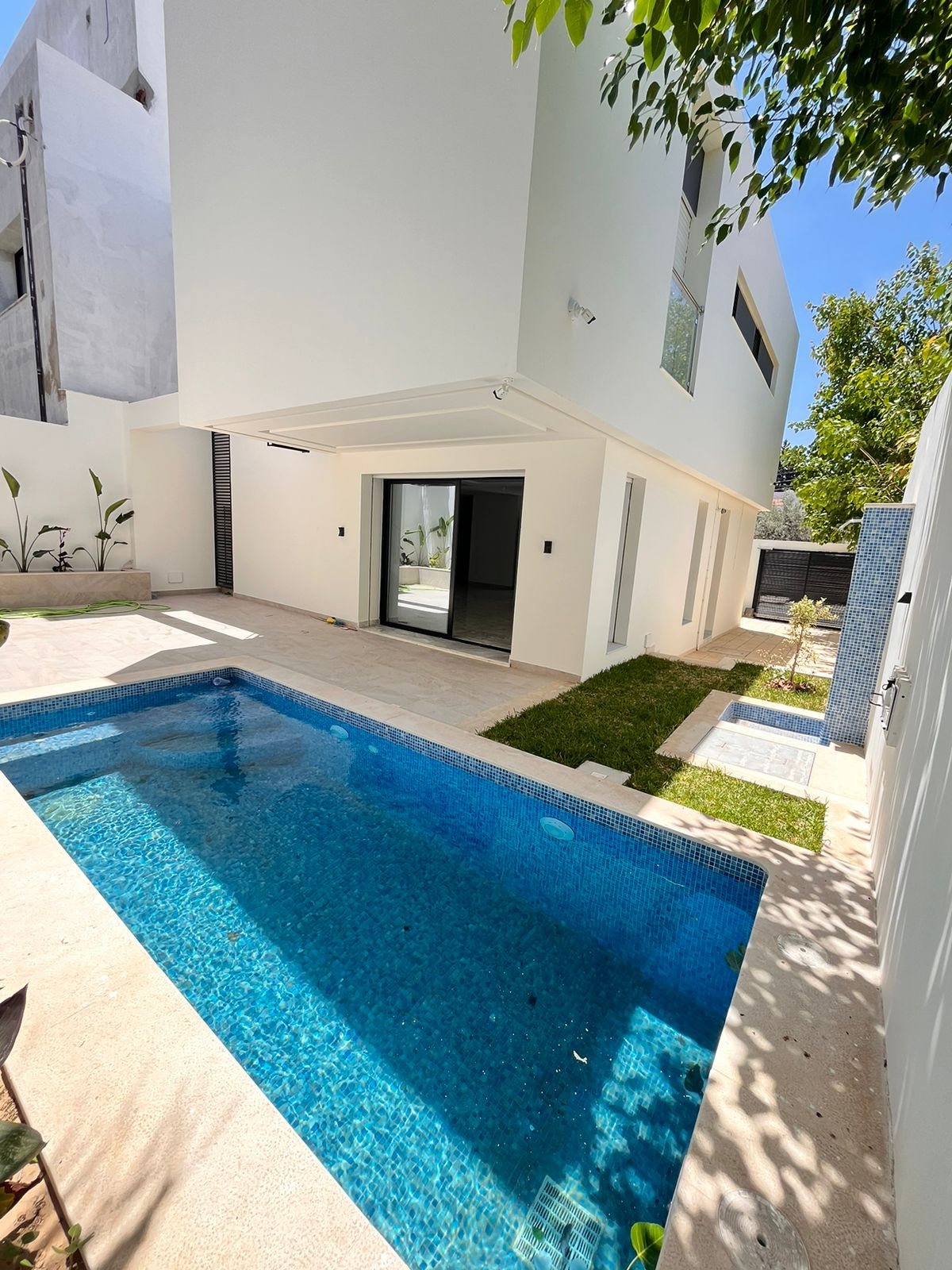 La Soukra La Soukra Vente Maisons Villa jumele  avec piscine  la soukra