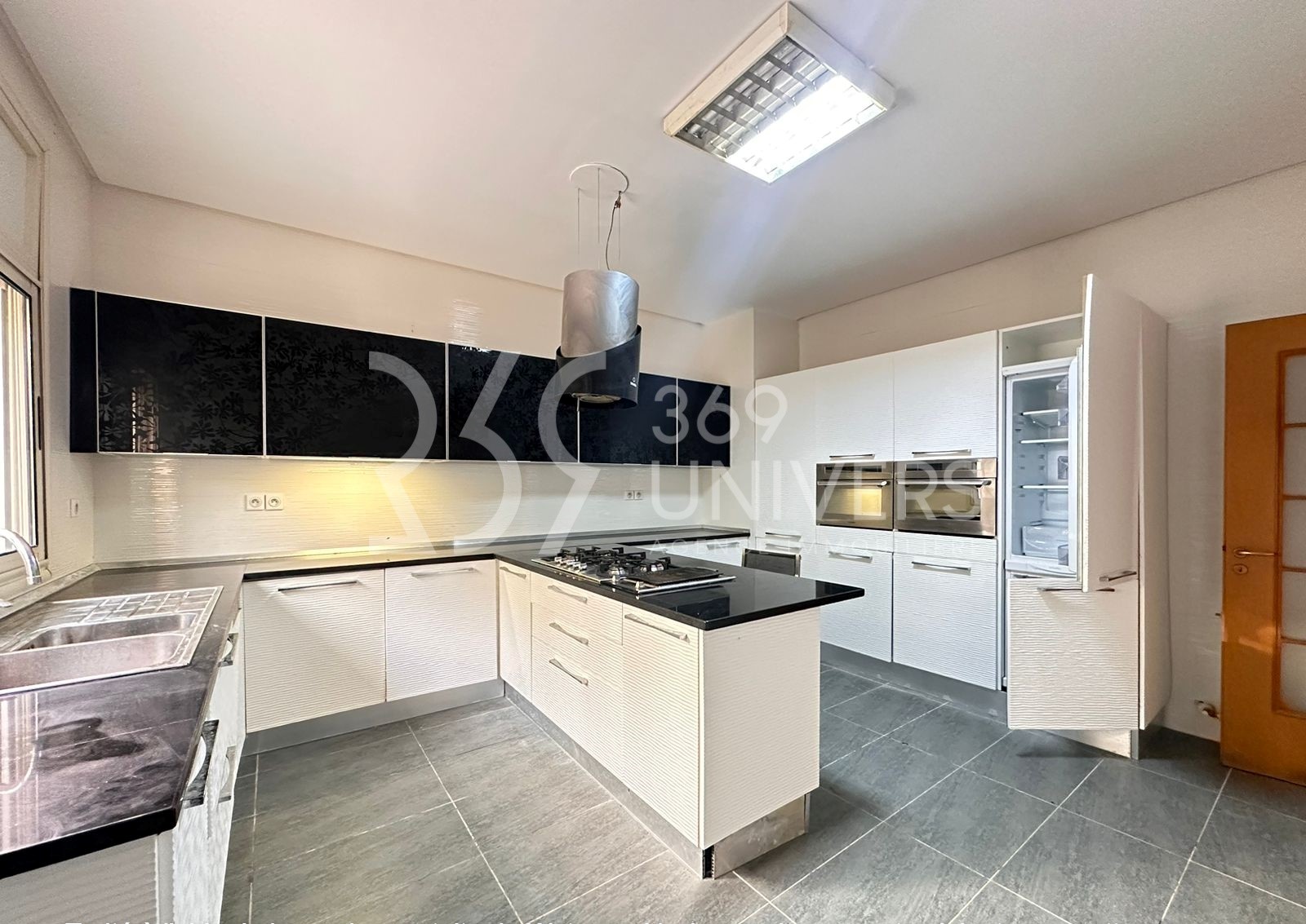 La Marsa Gammart Location Maisons Villa avec piscine  gammarth ref rh135