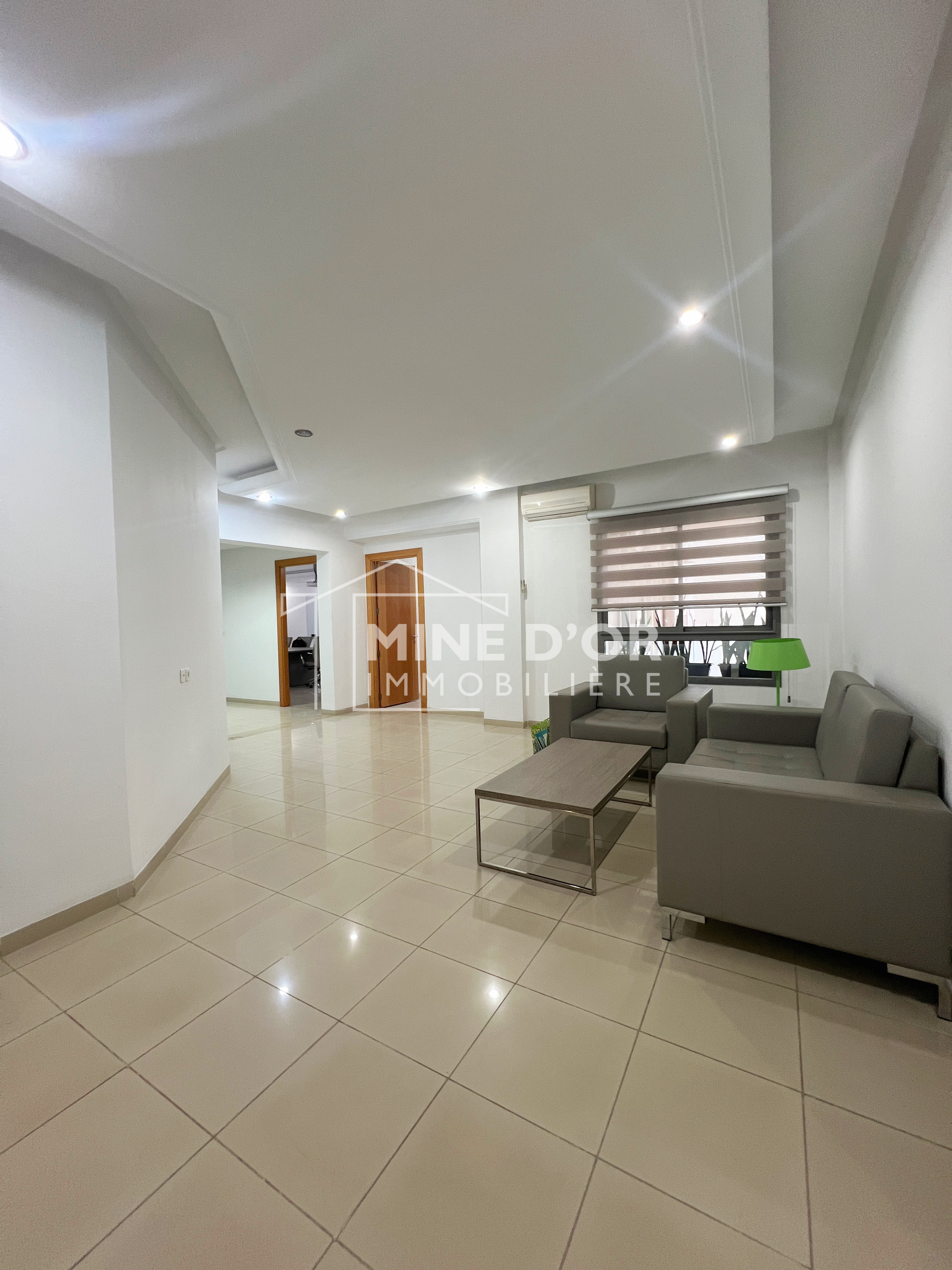 Bab Bhar Montplaisir Bureaux & Commerces Bureau Bureau spacieux et haut standing a monplaisir