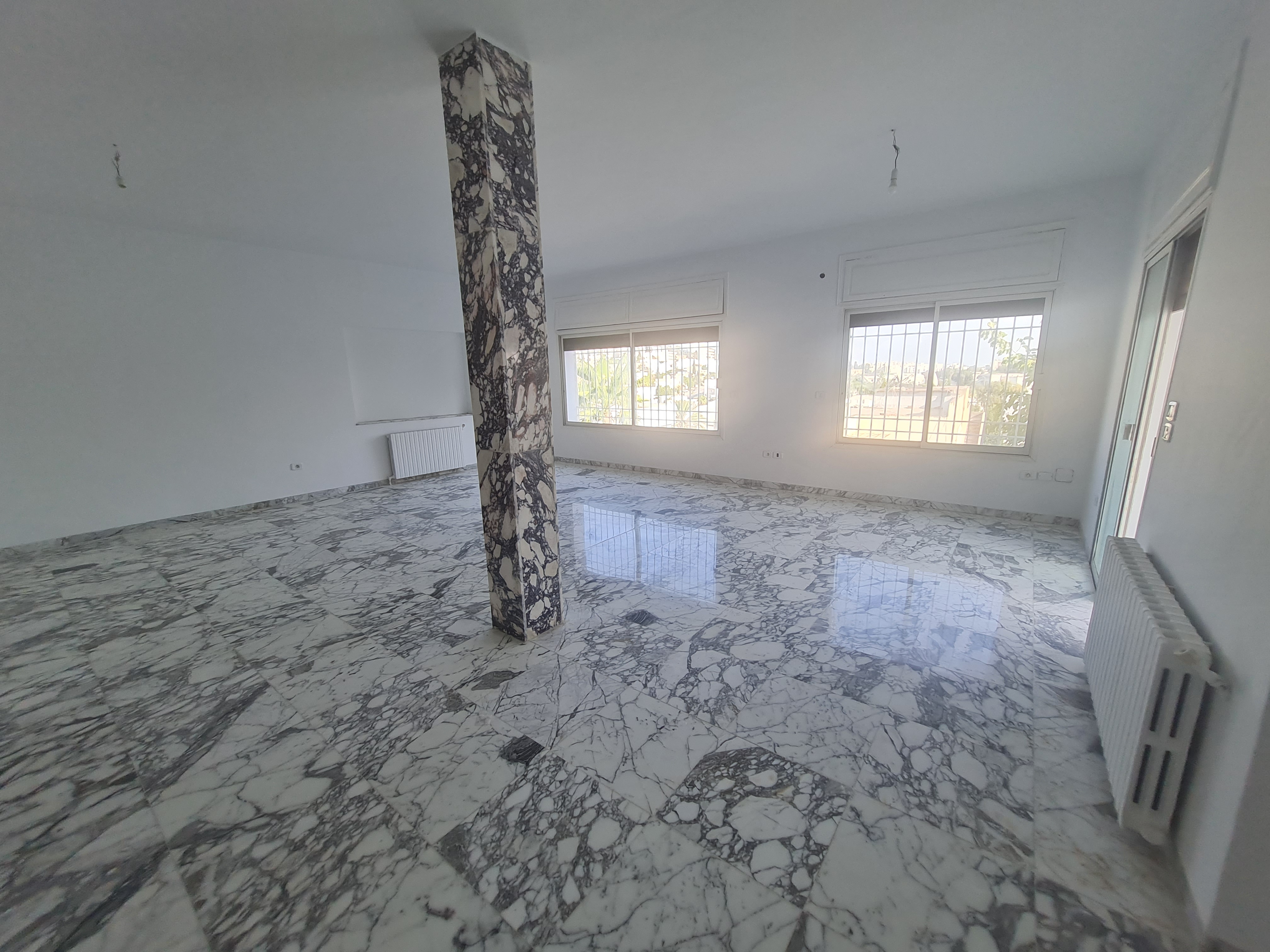 El Menzah El Manar 1 Location Appart. 5 pices+ Villa   manar 1