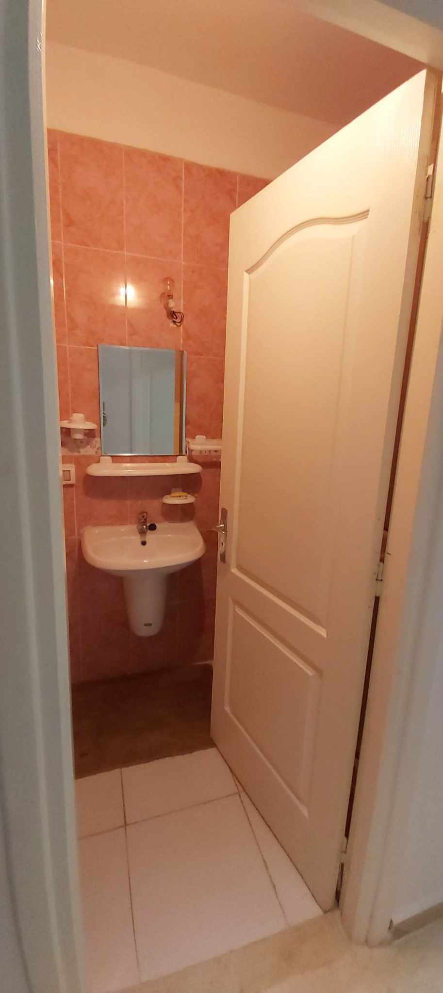 Hammam Chatt Borj Cedria Vente Appart. 1 pice Apparemment  a borj cedria