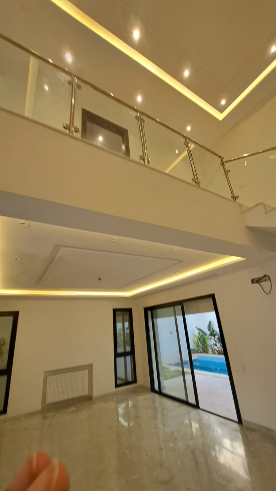 La Soukra La Soukra Vente Appart. 5 pices+ Magnifique villa  la soukra