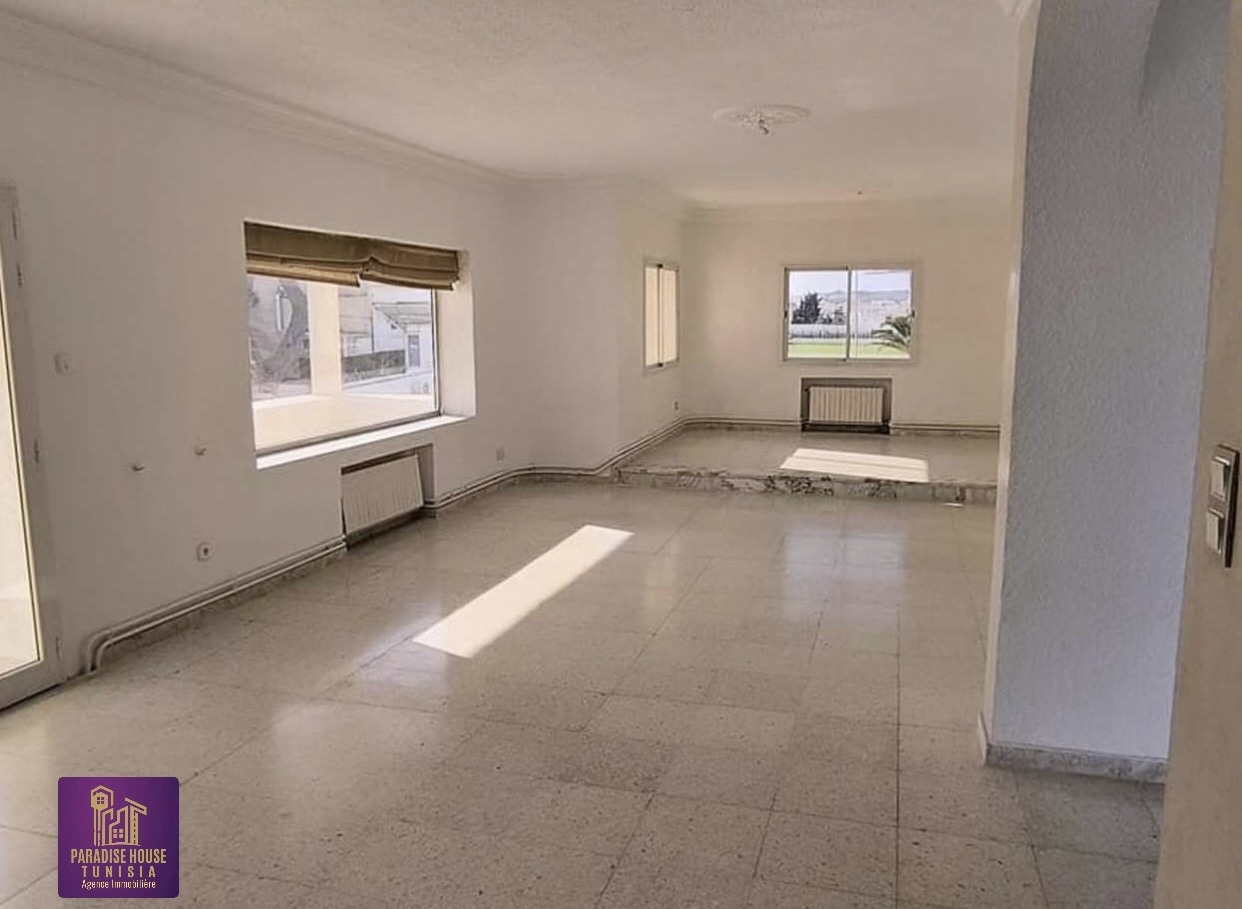 La Marsa Marsa Ennassim Location Appart. 5 pices+ Etage avec jardin privatif et garage