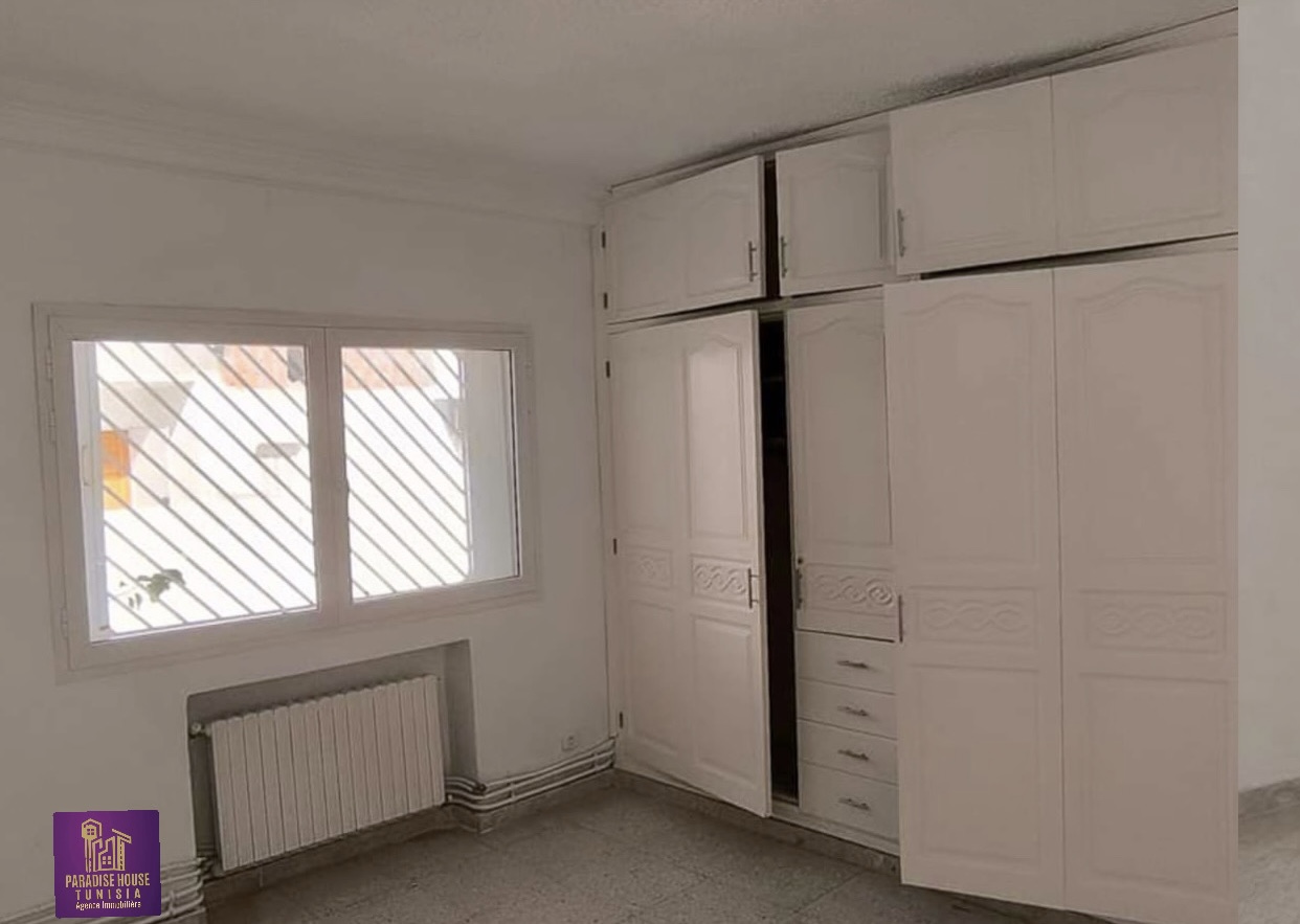 La Marsa Marsa Ennassim Location Appart. 5 pices+ Etage avec jardin privatif et garage